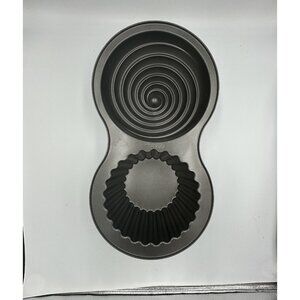 Wilton Giant‎ Cupcake Cake Pan Mold Nonstick 2-Piece Baking Pan Heavy Duty